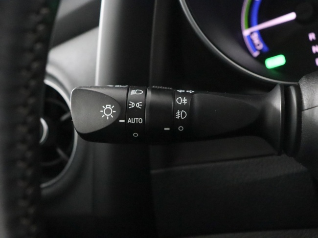 Toyota Auris Touring Sports - 1.8 Hybrid Black Edition