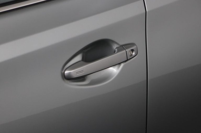 Toyota Auris Touring Sports - 1.8 Hybrid Black Edition 38