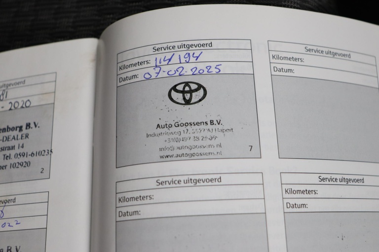 Toyota Auris Touring Sports - 1.8 Hybrid Black Edition 43