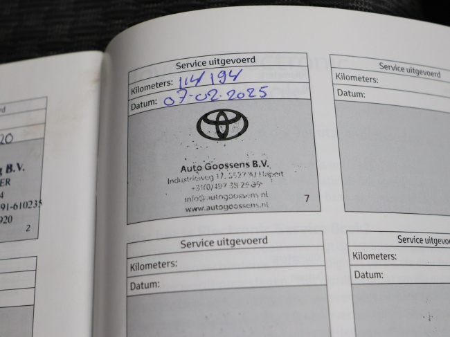 Toyota Auris Touring Sports - 1.8 Hybrid Black Edition