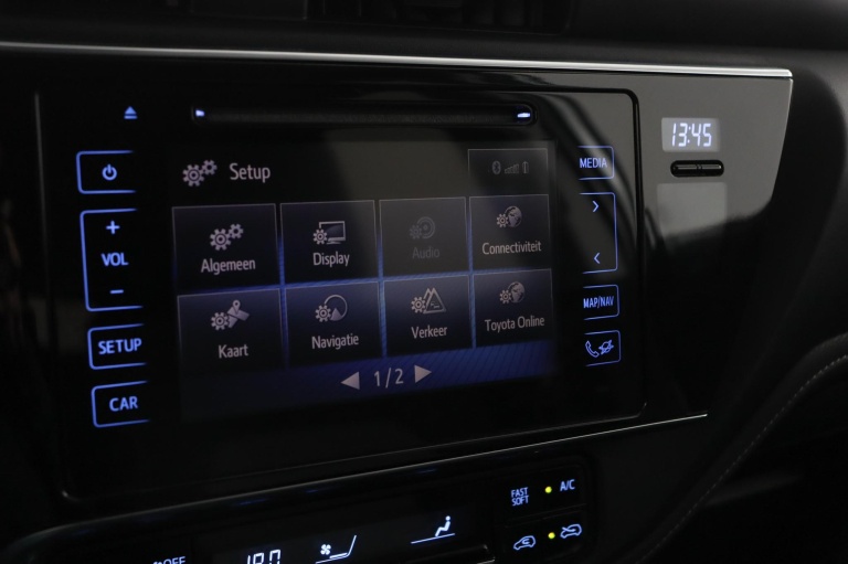 Toyota Auris Touring Sports - 1.8 Hybrid Black Edition 45