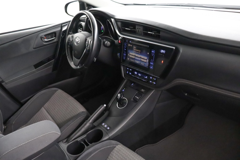 Toyota Auris Touring Sports - 1.8 Hybrid Black Edition 54