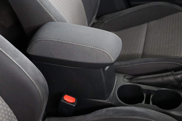 Toyota Auris Touring Sports - 1.8 Hybrid Black Edition 55