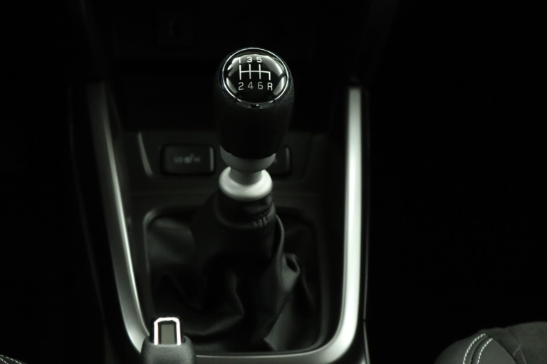 Suzuki Vitara - 1.4 Boosterjet Style Smart Hybrid 27