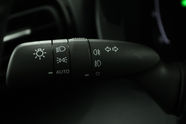 Toyota Yaris - 1.5 Hybrid 115 Dynamic 32