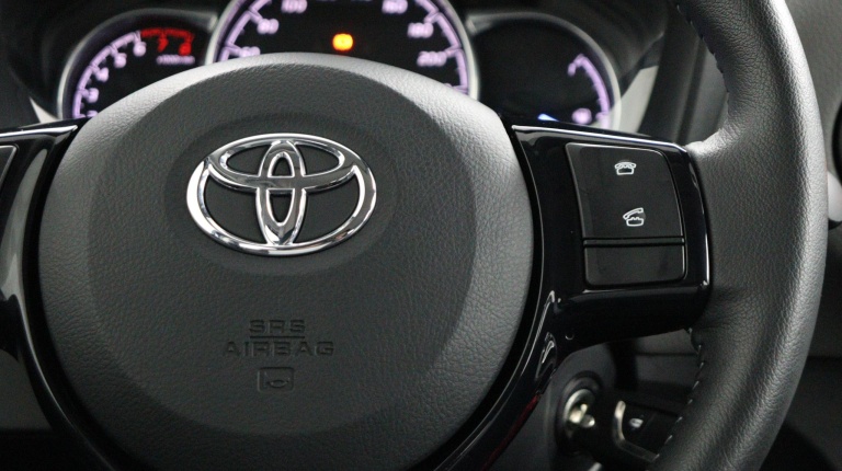 Toyota Yaris - 1.0 VVT-i Comfort 19