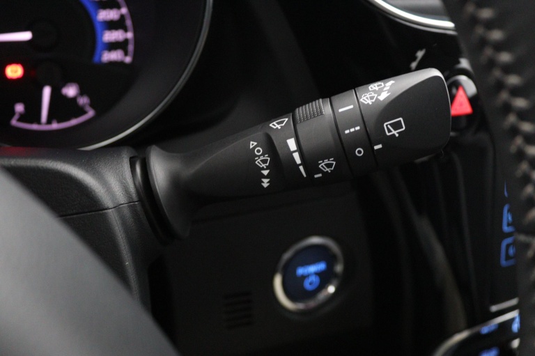 Toyota Auris - 1.8 Hybrid Aspiration 28