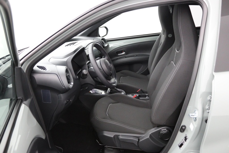 Toyota Aygo X - Hybrid 115 pulse 17