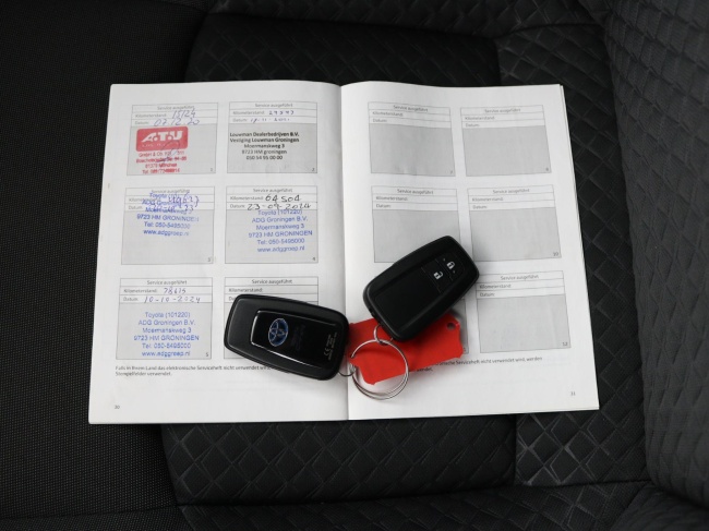 Toyota C-HR - 1.8 Hybrid Business Plus