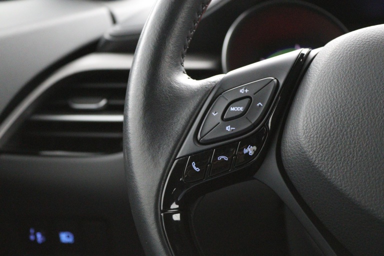 Toyota C-HR - 1.8 Hybrid Business Plus 19