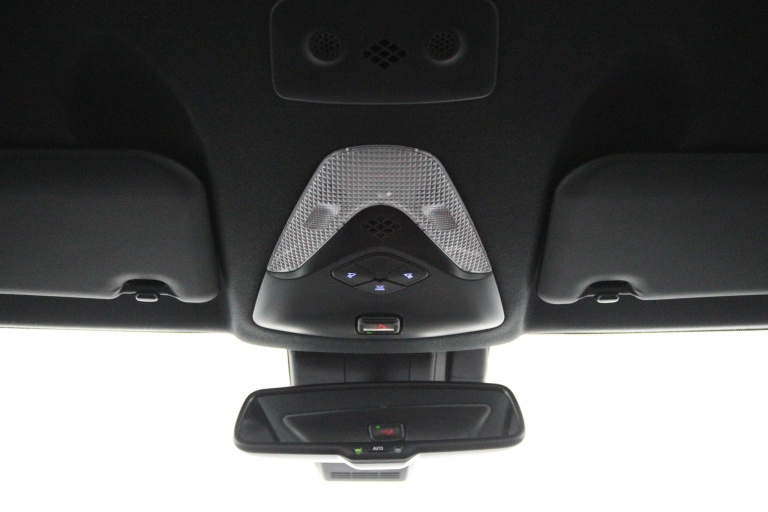 Toyota C-HR - 1.8 Hybrid Business Plus 32