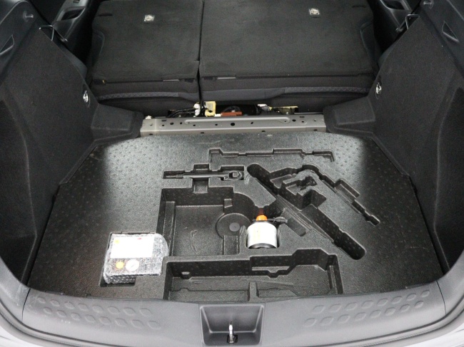 Toyota C-HR - 1.8 Hybrid Business Plus