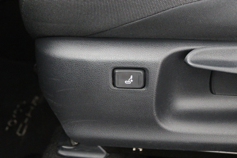 Toyota C-HR - 1.8 Hybrid Business Plus 38