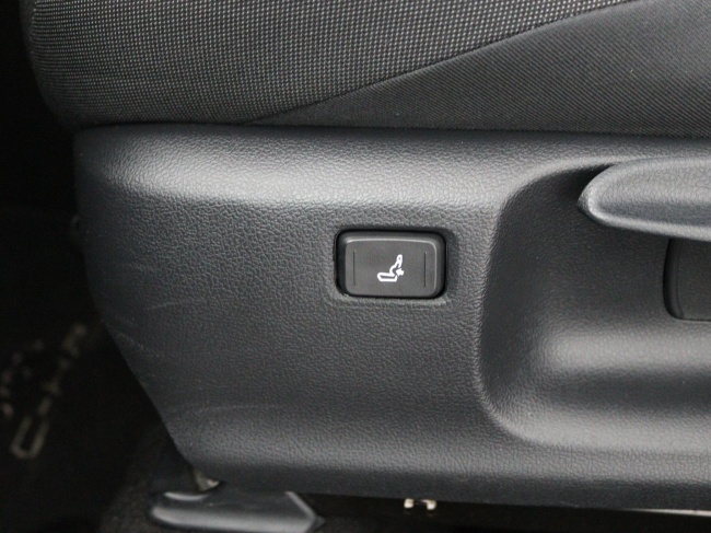 Toyota C-HR - 1.8 Hybrid Business Plus