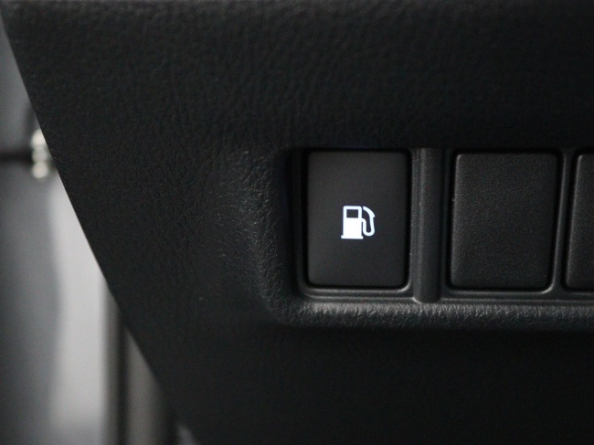 Toyota C-HR - 1.8 Hybrid Business Plus