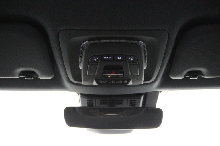 Toyota C-HR - 1.8 Hybrid 140 First Edition 32