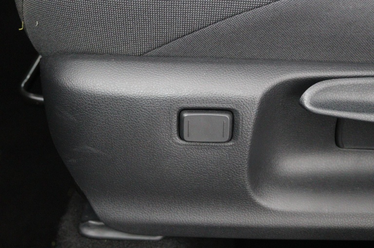 Toyota C-HR - 1.8 Hybrid 140 First Edition 39