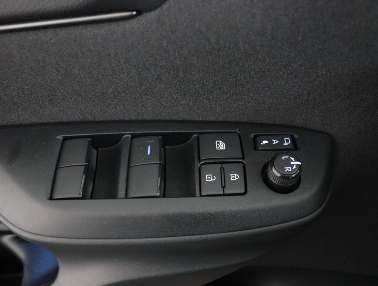 Toyota Yaris Cross - 1.5 Hybrid GR Sport 29