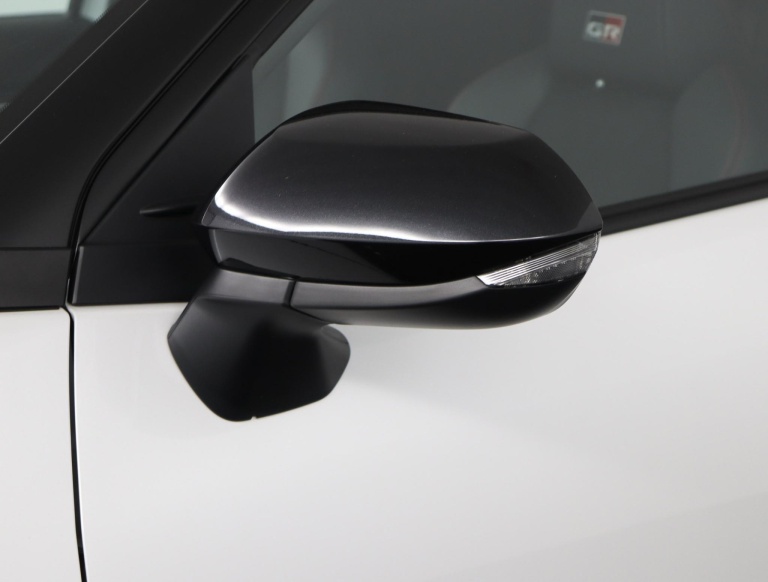 Toyota Yaris Cross - 1.5 Hybrid GR Sport 36