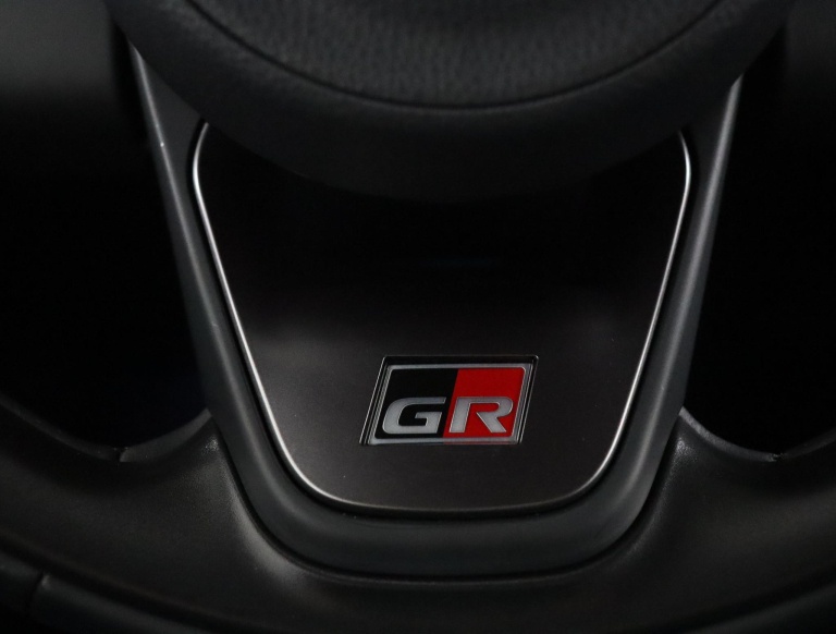 Toyota Yaris Cross - 1.5 Hybrid GR Sport 44