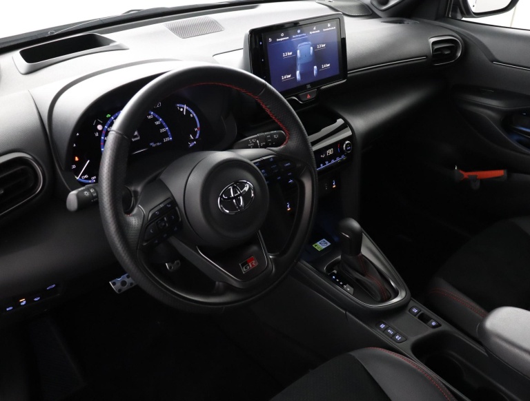 Toyota Yaris Cross - 1.5 Hybrid GR Sport 54