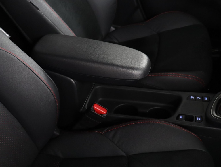 Toyota Yaris Cross - 1.5 Hybrid GR Sport 57