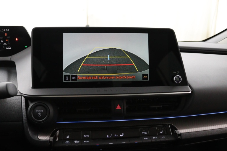 Toyota Prius - 2.0 Plug-in Hybrid 220 Executive Panoramisch dak 13