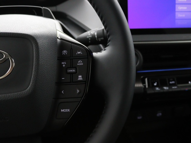 Toyota Prius - 2.0 Plug-in Hybrid 220 Executive Panoramisch dak