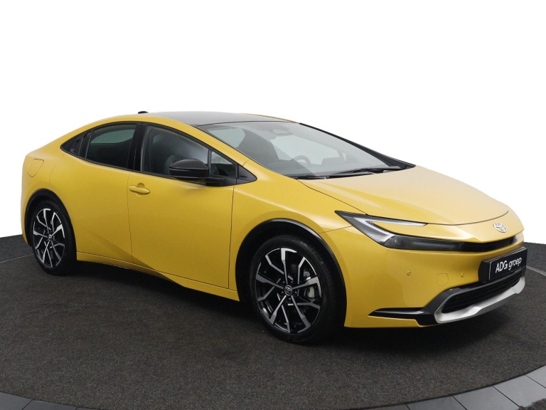 Toyota Prius - 2.0 Plug-in Hybrid 220 Executive Panoramisch dak 2