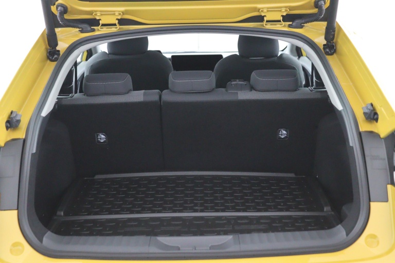 Toyota Prius - 2.0 Plug-in Hybrid 220 Executive Panoramisch dak 23