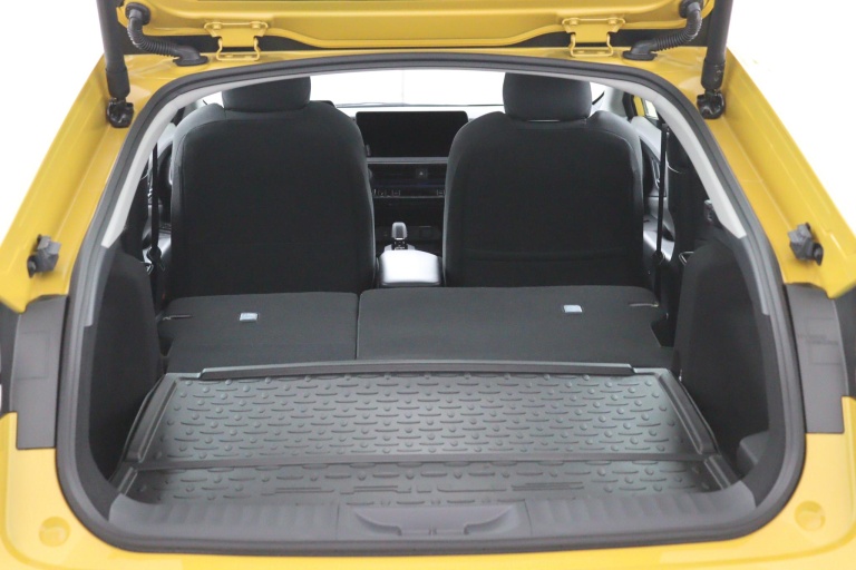 Toyota Prius - 2.0 Plug-in Hybrid 220 Executive Panoramisch dak 24