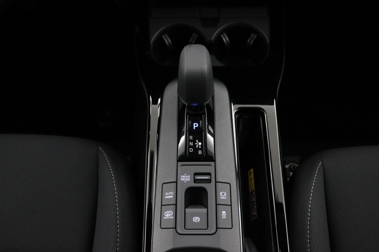 Toyota Prius - 2.0 Plug-in Hybrid 220 Executive Panoramisch dak 25