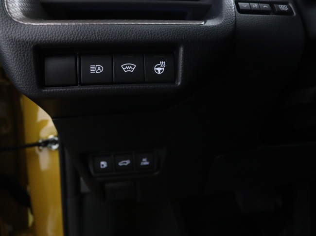 Toyota Prius - 2.0 Plug-in Hybrid 220 Executive Panoramisch dak