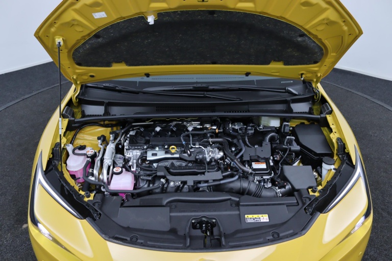 Toyota Prius - 2.0 Plug-in Hybrid 220 Executive Panoramisch dak 32