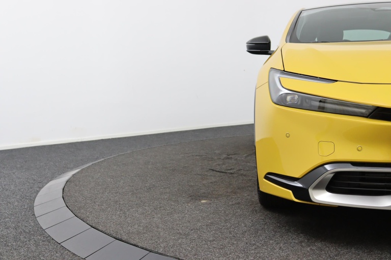 Toyota Prius - 2.0 Plug-in Hybrid 220 Executive Panoramisch dak 33