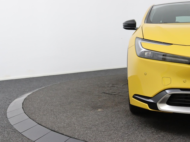 Toyota Prius - 2.0 Plug-in Hybrid 220 Executive Panoramisch dak