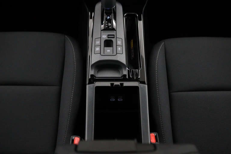 Toyota Prius - 2.0 Plug-in Hybrid 220 Executive Panoramisch dak 41