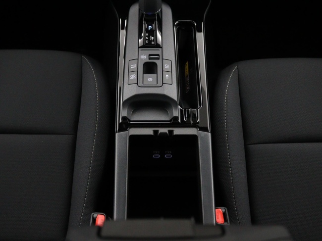 Toyota Prius - 2.0 Plug-in Hybrid 220 Executive Panoramisch dak