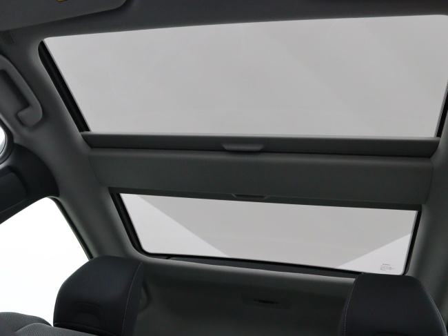 Toyota Prius - 2.0 Plug-in Hybrid 220 Executive Panoramisch dak