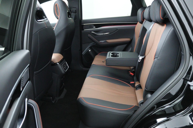 BYD SEAL U - 1.5 T DM-i AWD Design 15