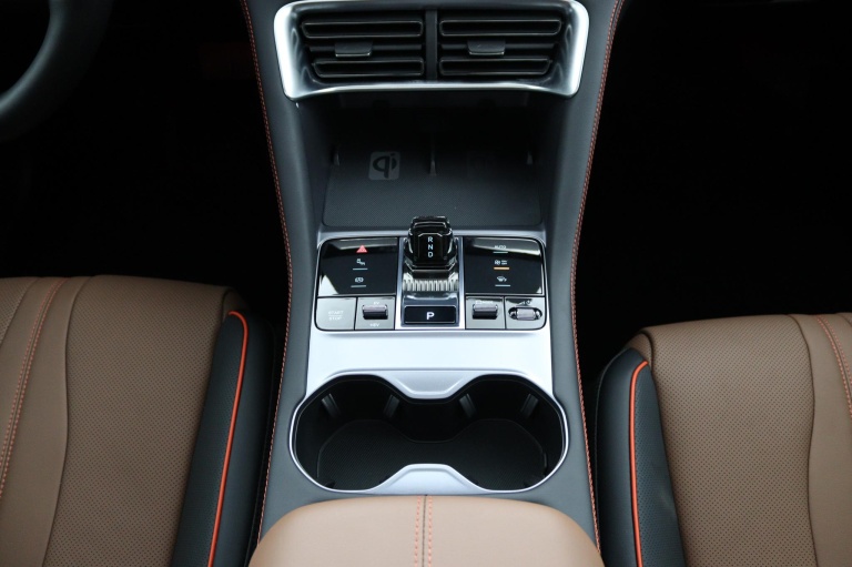 BYD SEAL U - 1.5 T DM-i AWD Design 22