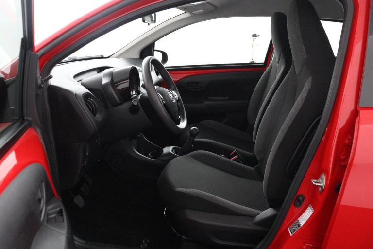 Toyota Aygo - 1.0 VVT-i x-fun 13