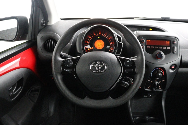 Toyota Aygo - 1.0 VVT-i x-fun 16