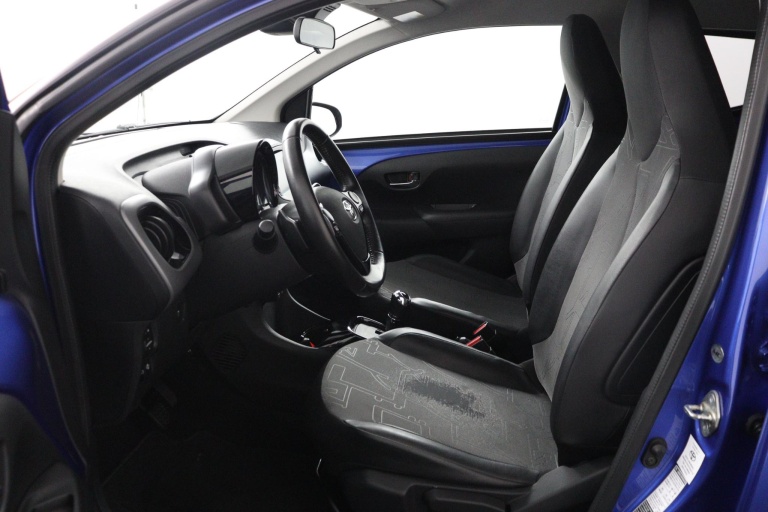 Toyota Aygo - 1.0 VVT-i x-clusiv 17