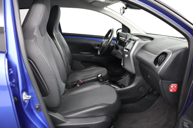 Toyota Aygo - 1.0 VVT-i x-clusiv 22