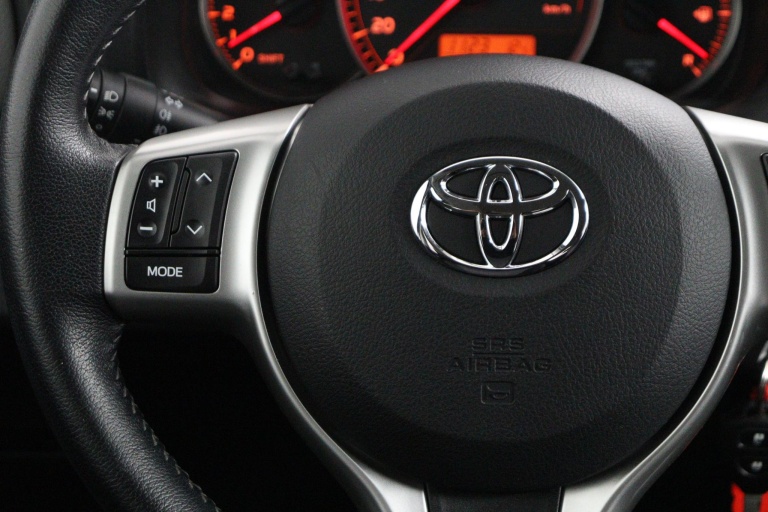 Toyota Yaris - 1.3 VVT-i Aspiration 18