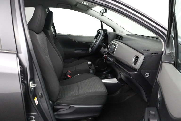 Toyota Yaris - 1.3 VVT-i Aspiration 21