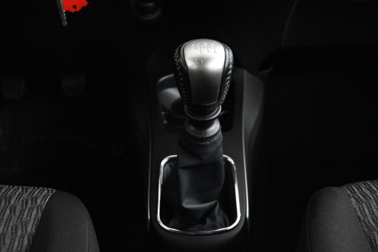 Toyota Yaris - 1.3 VVT-i Aspiration 26