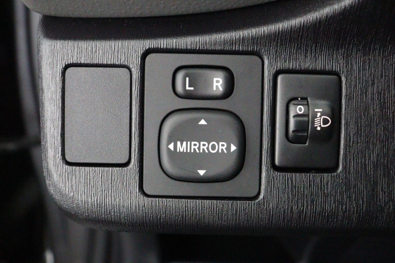 Toyota Yaris - 1.3 VVT-i Aspiration 28