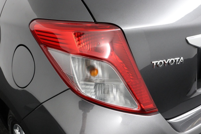 Toyota Yaris - 1.3 VVT-i Aspiration 38